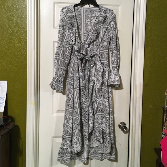 Dress - Picture 1 of 2